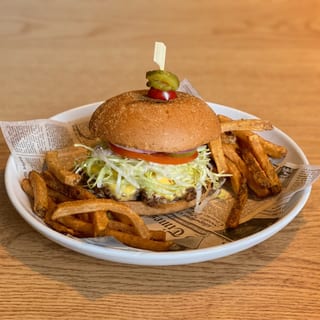 Flips Famous Big Cheesy Burger